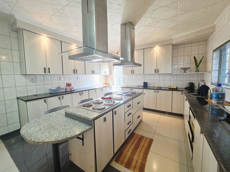 Neat and Well-Established Bed & Breakfast – Excellent Investment Opportunity - Photo 4
