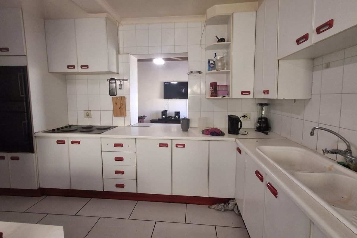 Exceptional value and comfortable family living - Tedstoneville - Photo 3