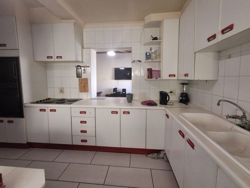 Exceptional value and comfortable family living - Tedstoneville - Photo 3
