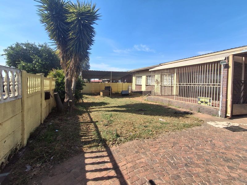Exceptional value and comfortable family living - Tedstoneville - Photo 2
