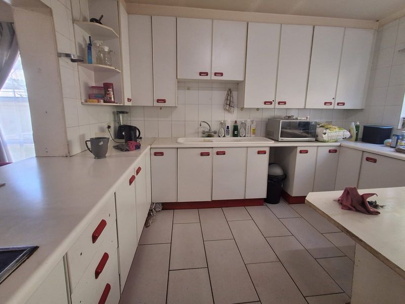 Exceptional value and comfortable family living - Tedstoneville - Photo 4