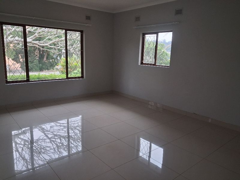 Walking distance to shops and transport - Photo 4