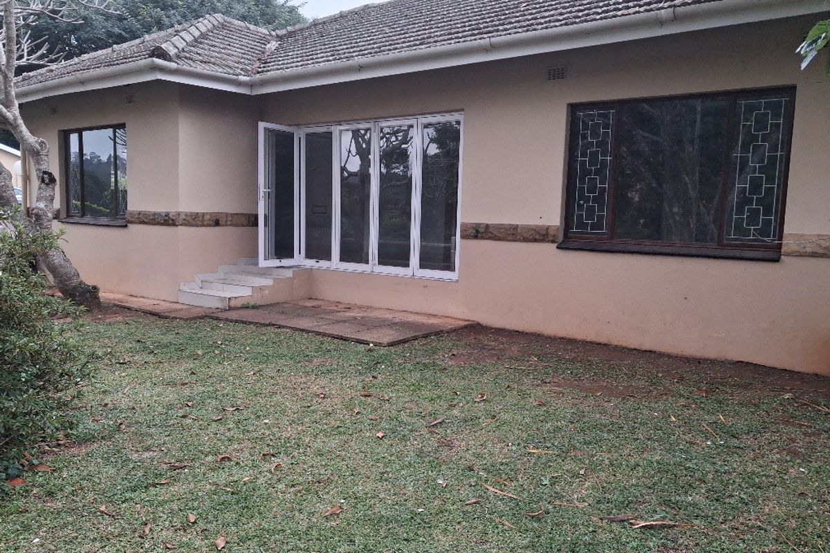 Walking distance to shops and transport - Photo 2