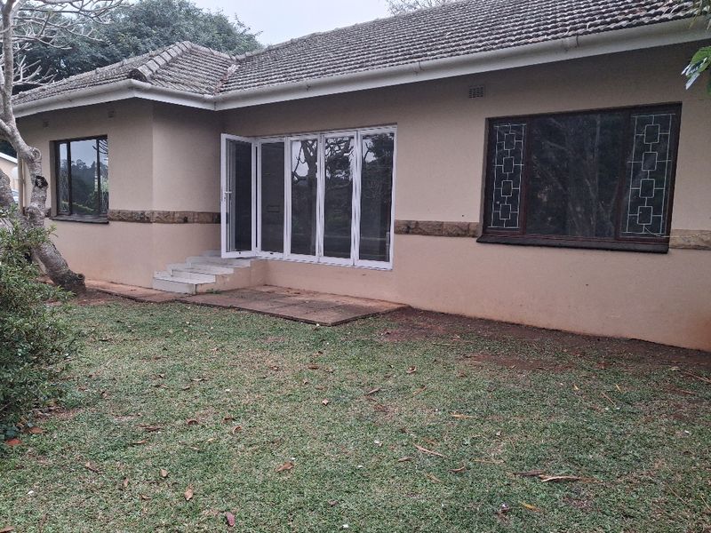 Walking distance to shops and transport - Photo 2