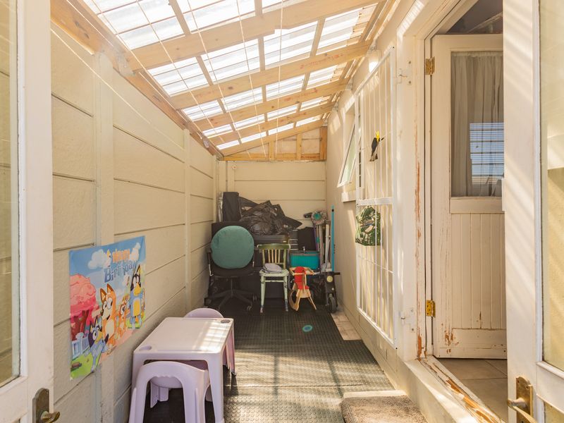 House Pending Sale In Milnerton - Photo 2