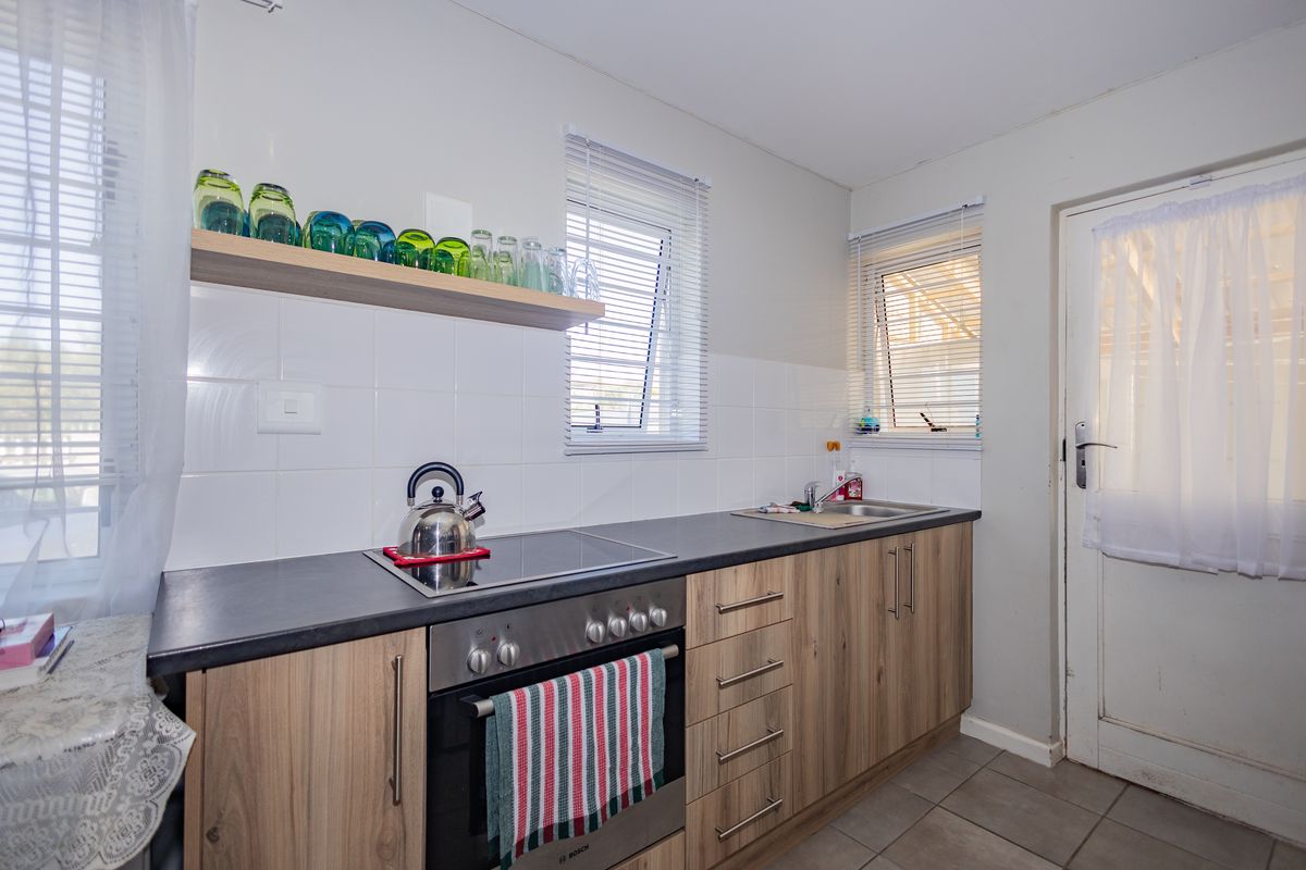 House Pending Sale In Milnerton - Photo 4