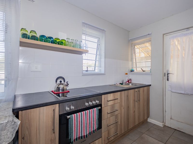 House Pending Sale In Milnerton - Photo 4