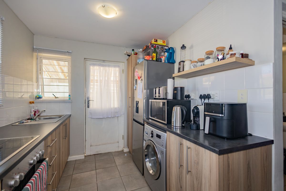 House Pending Sale In Milnerton - Photo 5