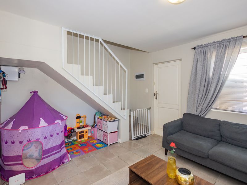 House Pending Sale In Milnerton - Photo 7