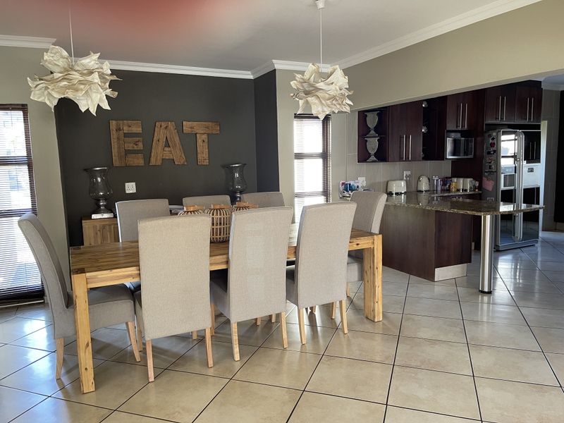 EXCLUSIVE FAMILY LIVING IN ELIGWA ESTATE. - Photo 5
