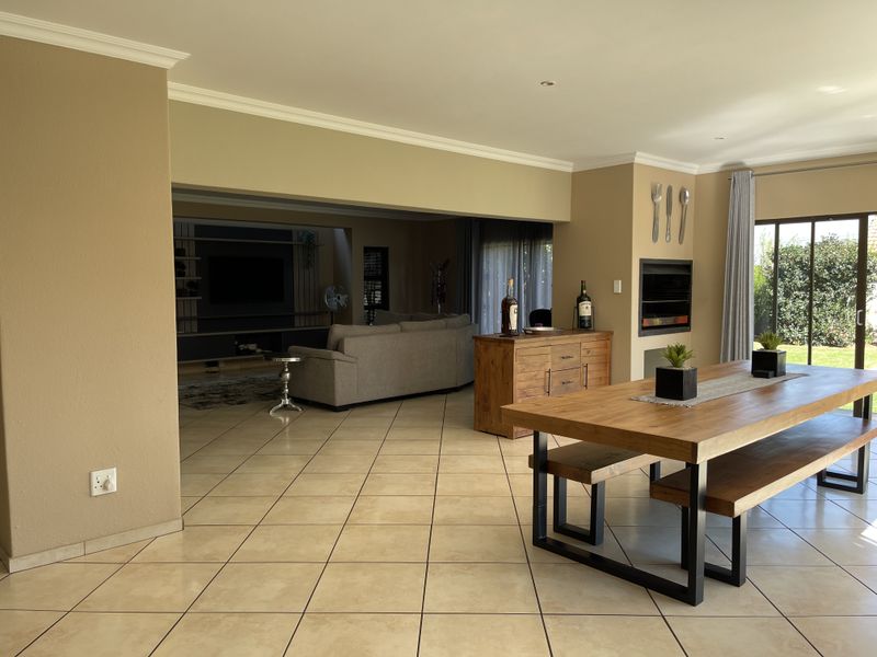EXCLUSIVE FAMILY LIVING IN ELIGWA ESTATE. - Photo 9
