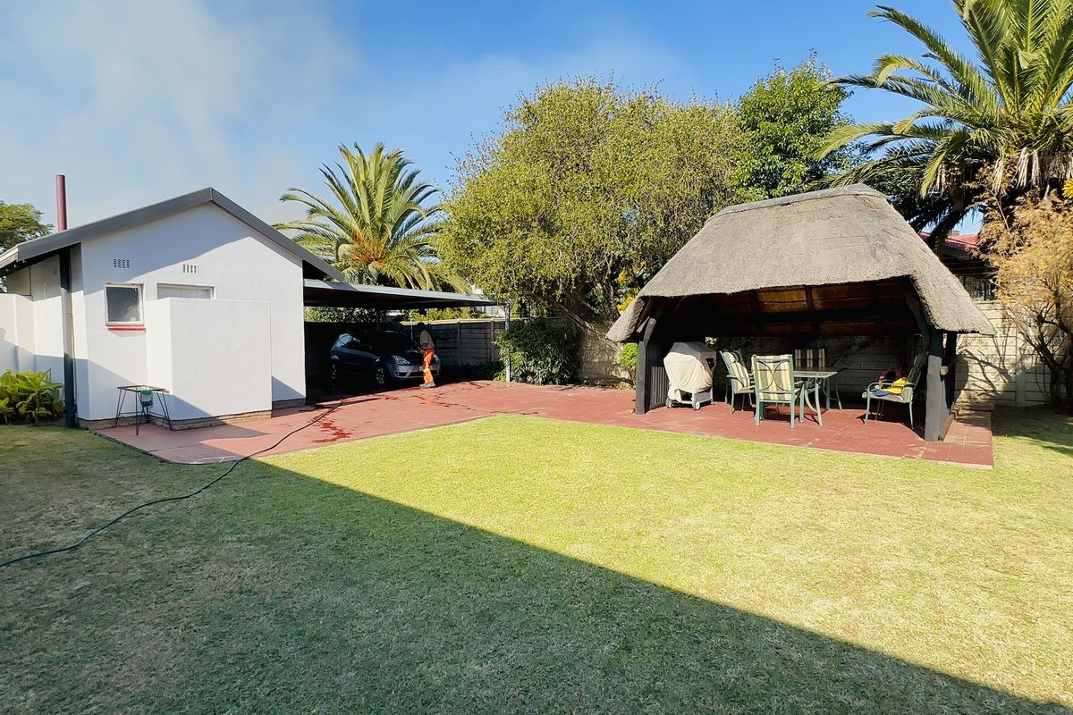 Newly Renovated Family Home in Secure Dalpark Ext 1 - Photo 3