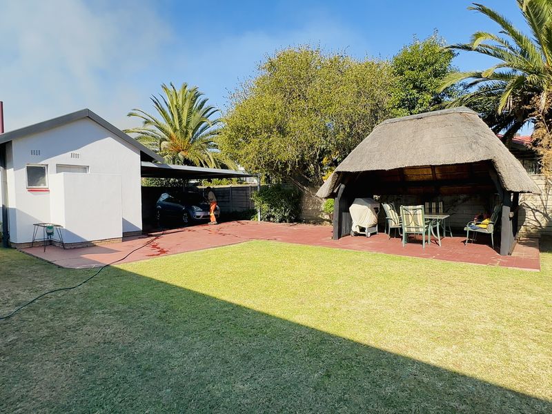 Newly Renovated Family Home in Secure Dalpark Ext 1 - Photo 3