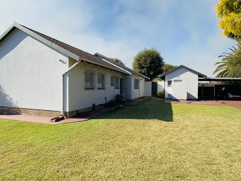 Newly Renovated Family Home in Secure Dalpark Ext 1 - Photo 2