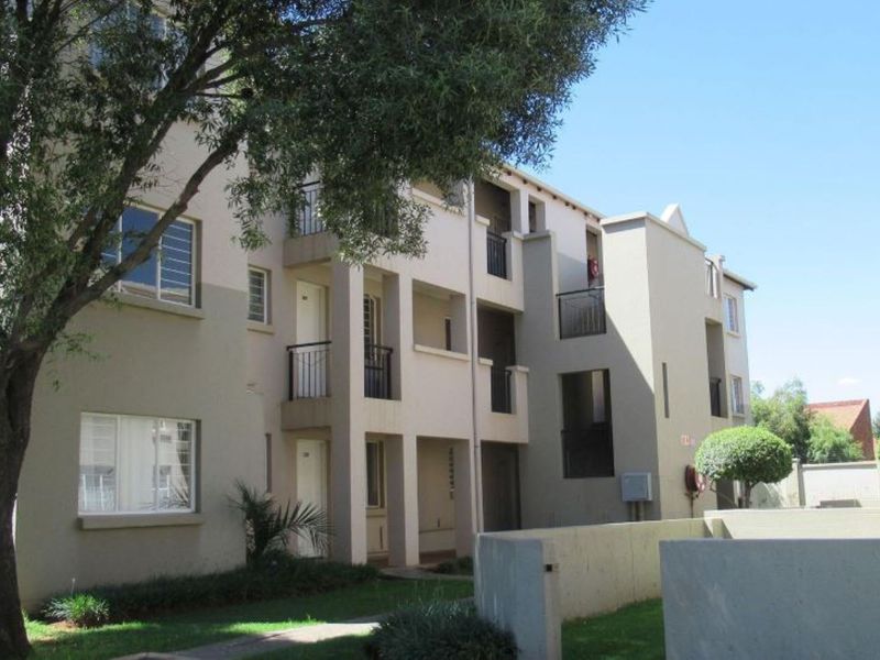 Motivated seller - perfect investment opportunity. - Photo 2