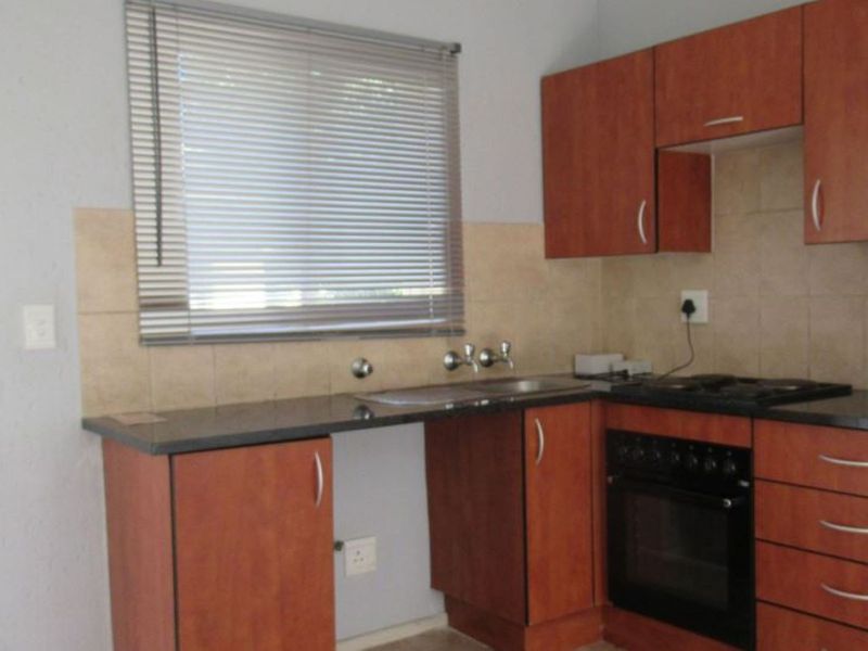 Motivated seller - perfect investment opportunity. - Photo 3
