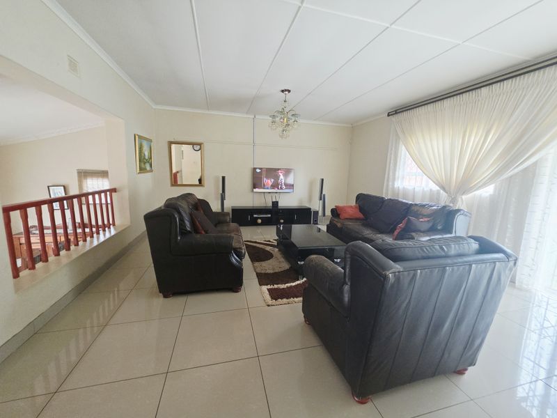 Three-Bedroom Family Home with Flatlet in Grantham Park - Photo 8