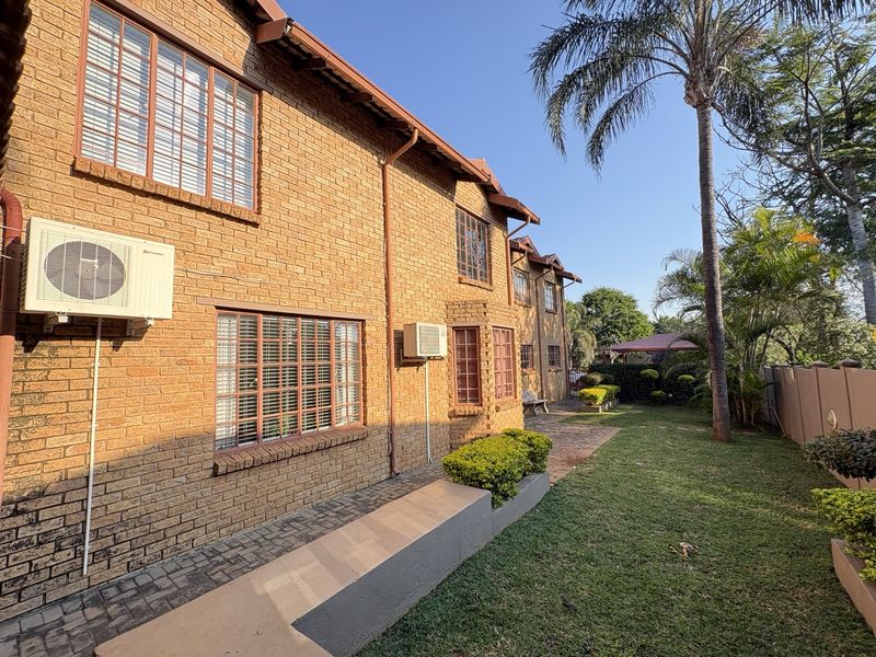 Entertain in Style, Live in Comfort - Photo 1