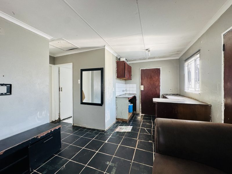 A charming starter home with comfort, convenience and care . - Photo 7
