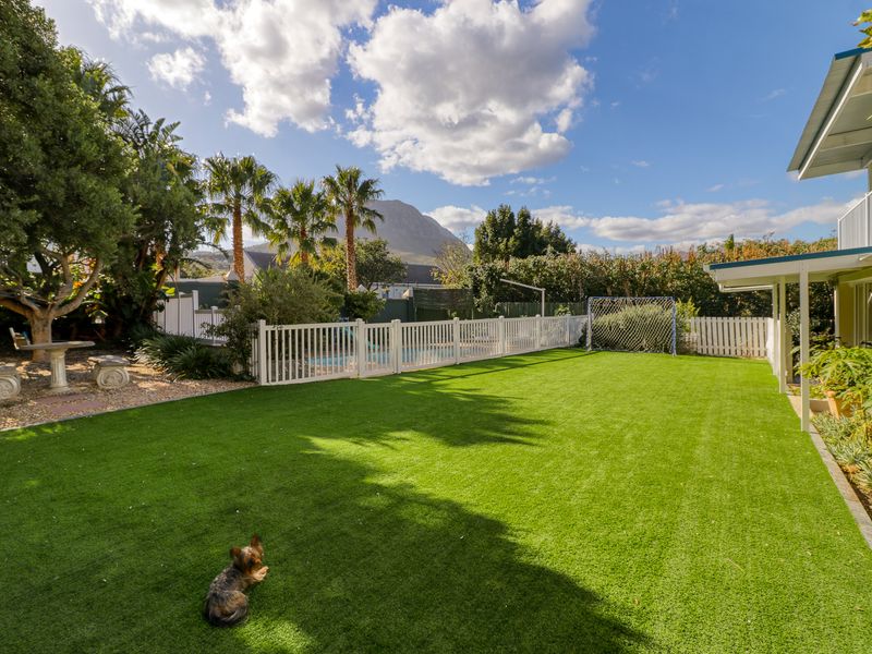 Where Exceptional Views Meet Extraordinary Family Living - Photo 5