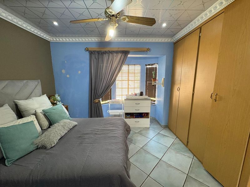 Well-Located Family Home with Great Potential - Photo 7