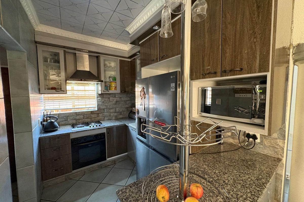 Well-Located Family Home with Great Potential - Photo 2