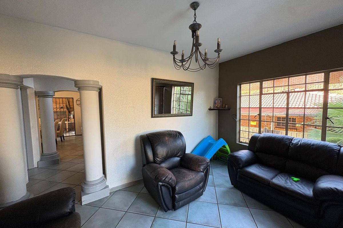 Well-Located Family Home with Great Potential - Photo 5