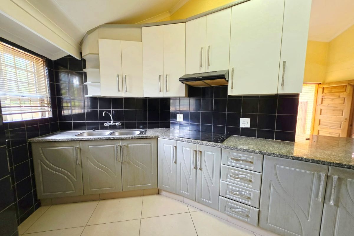 No Monthly Levies – Neat 3-Bedroom Townhouse in Birdswood - Photo 4