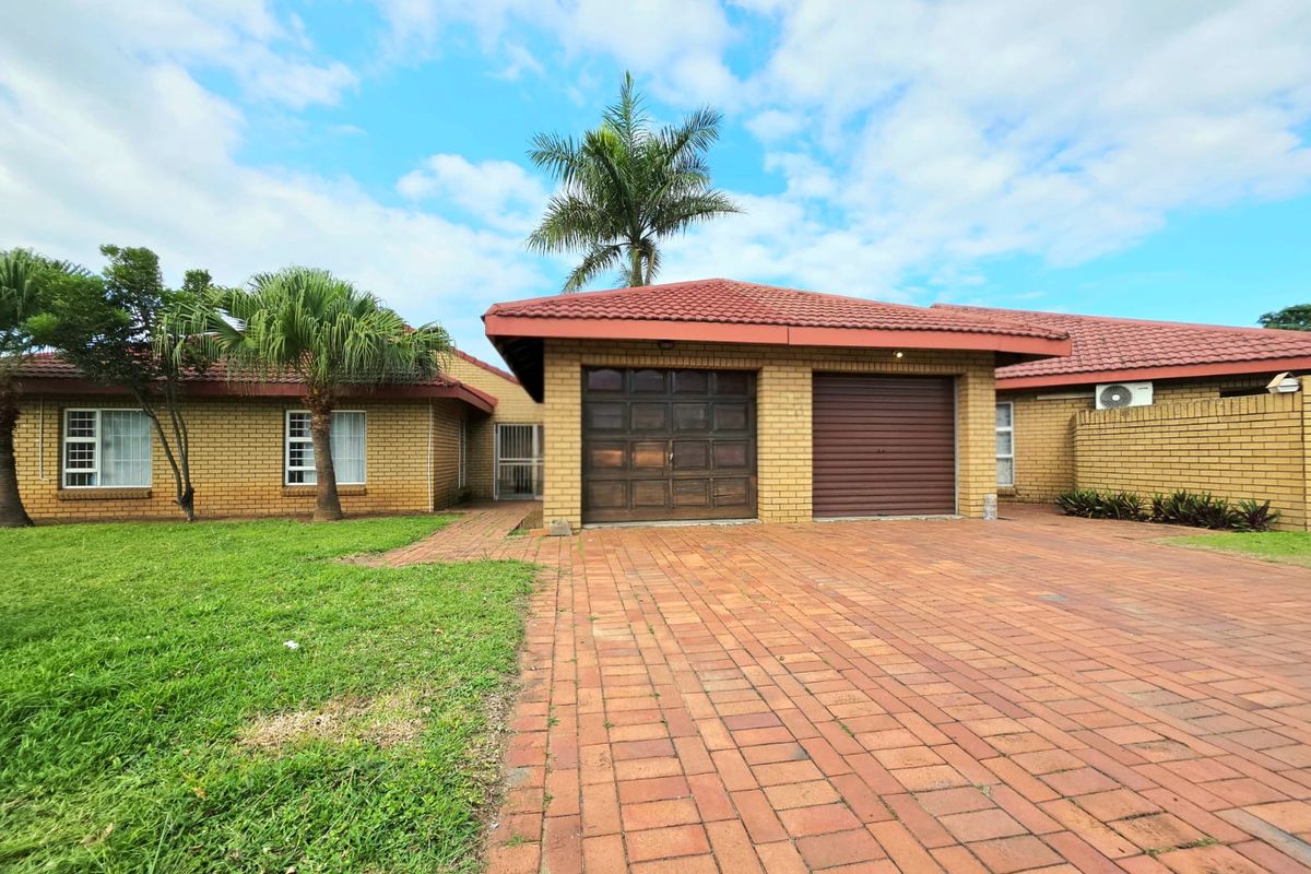 No Monthly Levies – Neat 3-Bedroom Townhouse in Birdswood - Photo 2