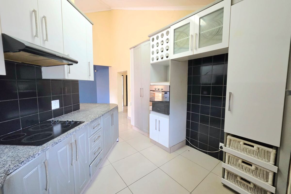 No Monthly Levies – Neat 3-Bedroom Townhouse in Birdswood - Photo 3