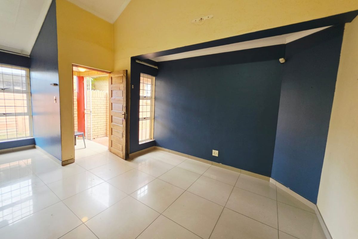 No Monthly Levies – Neat 3-Bedroom Townhouse in Birdswood - Photo 5