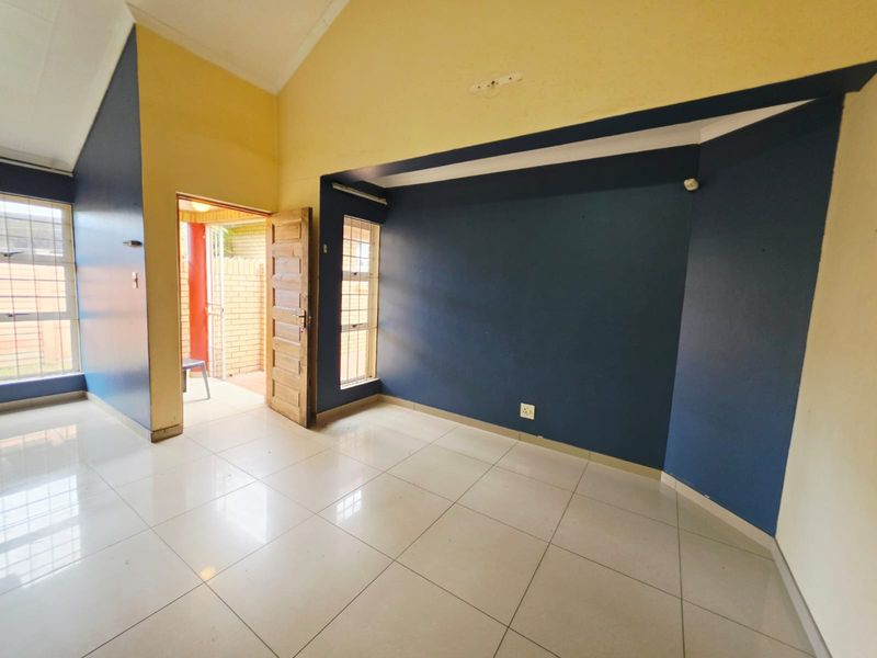 No Monthly Levies – Neat 3-Bedroom Townhouse in Birdswood - Photo 5
