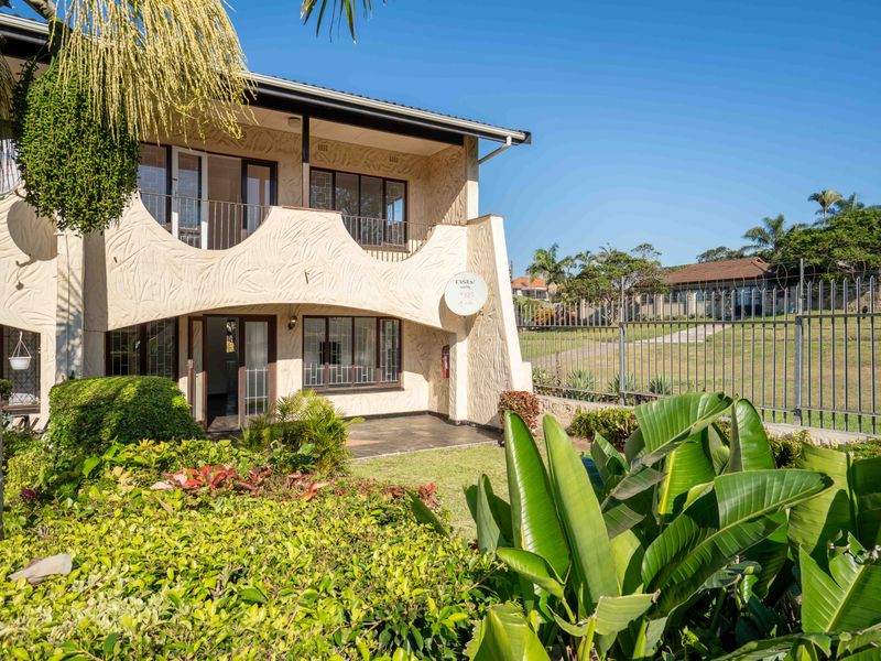 Renovated Coastal Gem - Photo 4