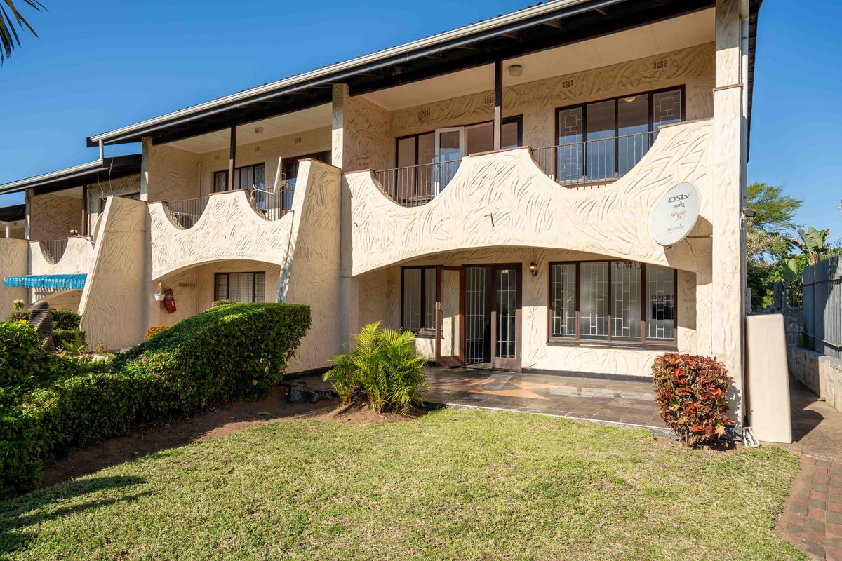 Renovated Coastal Gem - Photo 2