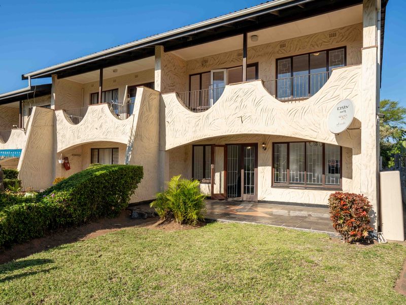 Renovated Coastal Gem - Photo 2