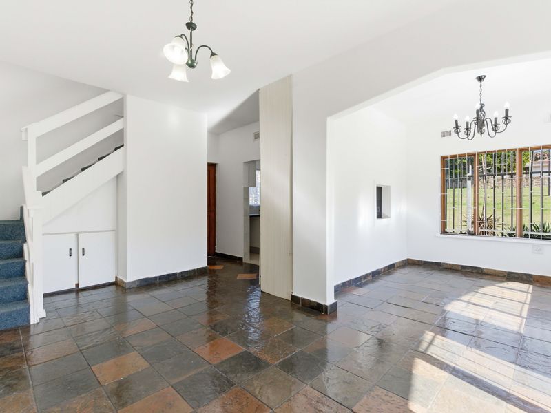 Renovated Coastal Gem - Photo 9