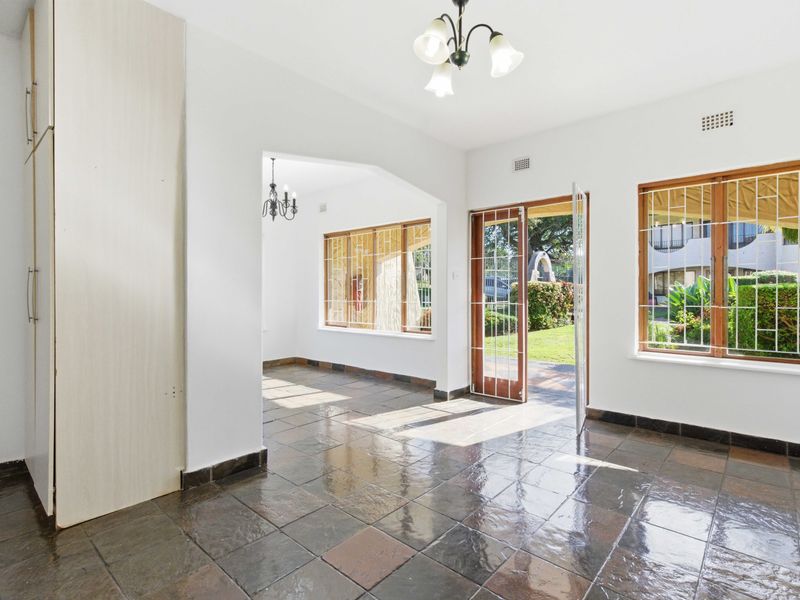 Renovated Coastal Gem - Photo 6