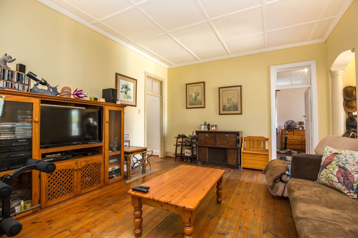 Spacious Family Home with Cottage and Great Potential - Photo 3