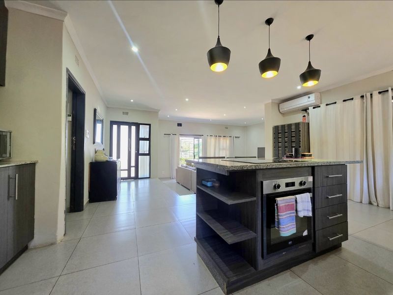 A house with endless potential and land!!! - Photo 5