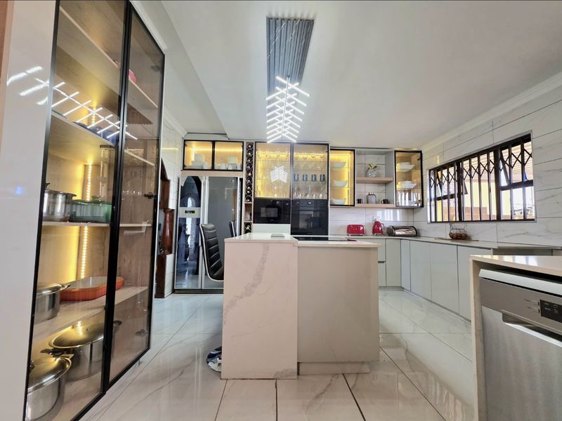 Two Homes, One Address – Exceptional Investment Opportunity in Isipingo Hills - Photo 10