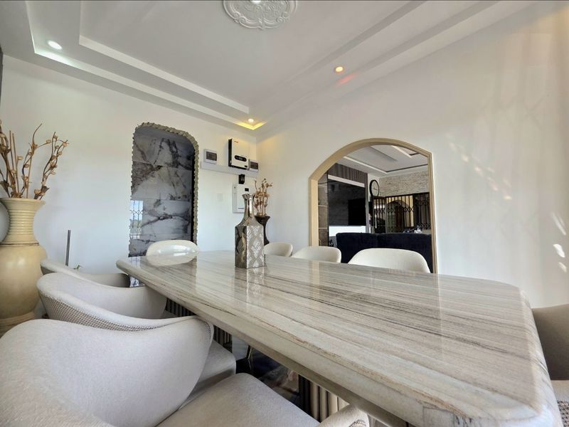 Two Homes, One Address – Exceptional Investment Opportunity in Isipingo Hills - Photo 4