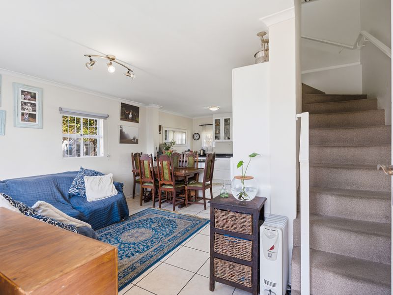 New Release! Light & Bright 3-Bed Duplex in Sought-After Howard Hamlet - Photo 9