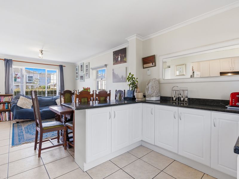 New Release! Light & Bright 3-Bed Duplex in Sought-After Howard Hamlet - Photo 6