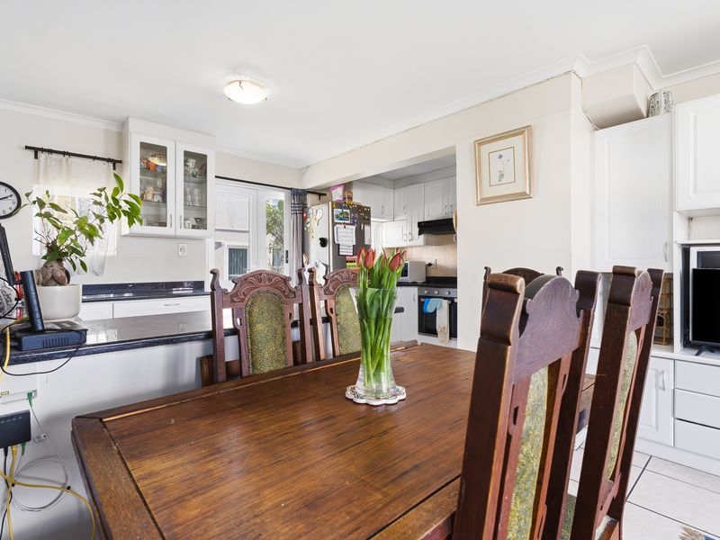 New Release! Light & Bright 3-Bed Duplex in Sought-After Howard Hamlet - Photo 4