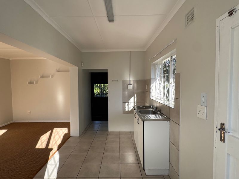Neat and Secure One-Bedroom Cottage with Fenced Garden - Photo 6