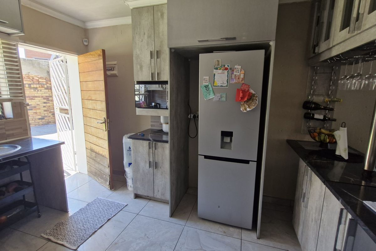 Secure, Comfortable Living for Families and First-Time Buyers. - Photo 5