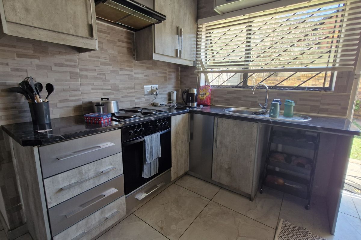 Secure, Comfortable Living for Families and First-Time Buyers. - Photo 4