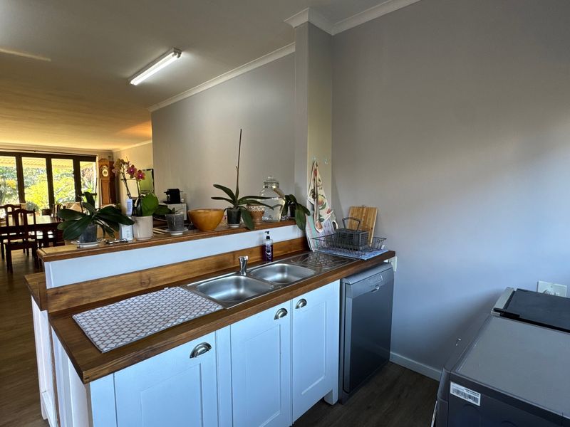 Modern Family Townhouse in Secure Hilton Complex - Photo 9