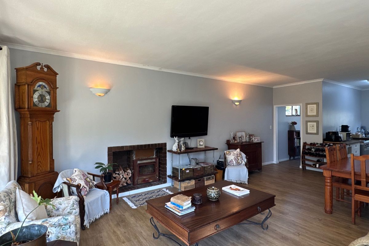 Modern Family Townhouse in Secure Hilton Complex - Photo 5