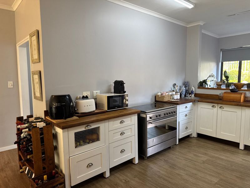 Modern Family Townhouse in Secure Hilton Complex - Photo 7